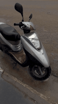 سلام عليكم بريز لايت ناصي مكفولة من لبرغي دراجه مال رمبه مكاني شعب سعر 800  رقمي ***********
