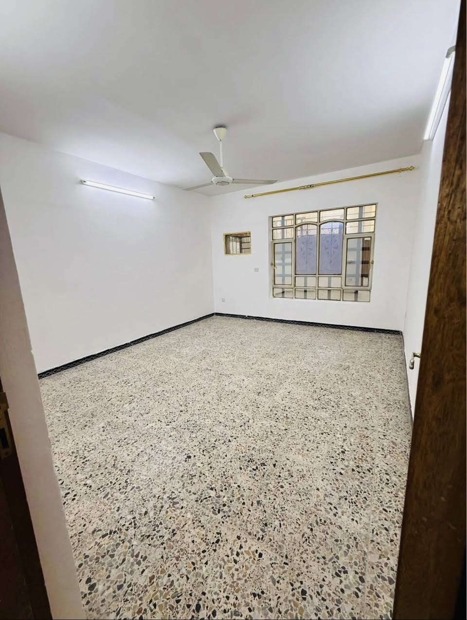 دار لـلايجار في الكراده ✔️
📍 خلف أسواق الوردة بيوت مندرين

📌 مساحه المنزل 200 م
📌 كراج سياره 
📌 غرف نوم 4 
📌 صاله كبيره 
📌 مجموعه صحيات 🚾
📌 شركات - مكاتب تجارية 

— تفاصيل أكثر زورنا عبر موقعنا في الجادريه قرب فندق بابل 

— 『مكتب الجود للعقار』 

☎️ *********** ☎️
