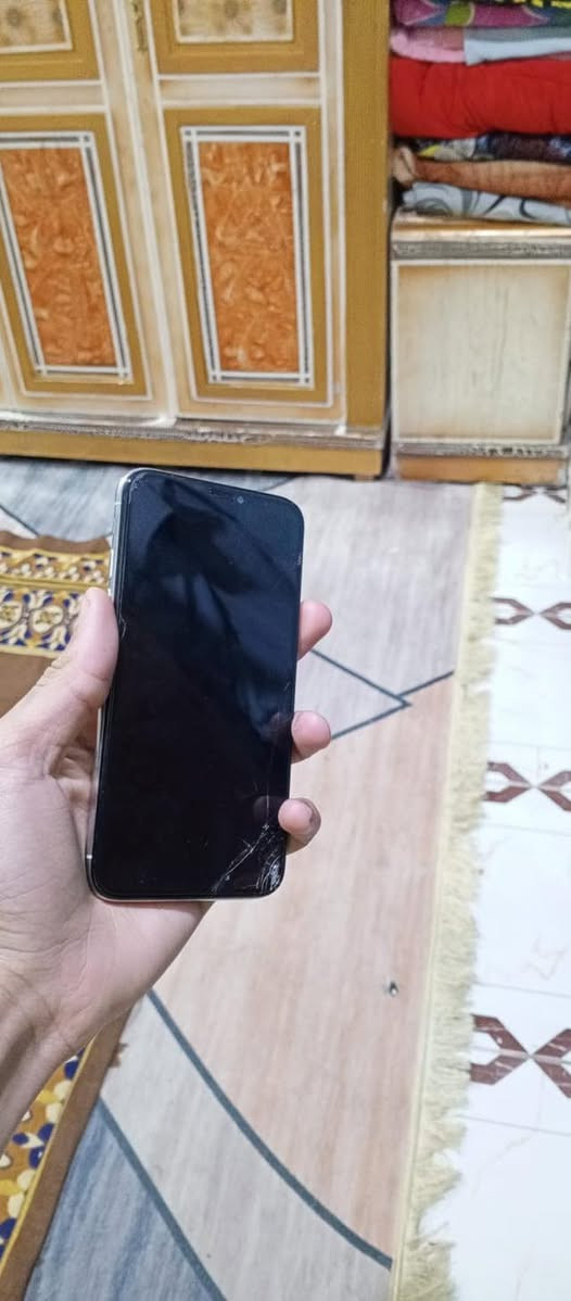 يالله جهاز ايفون X حاله ممتازه بي فطر شاشه قليل وبي شي اسود شامه ماماثره ع اللمس نهائيا جهاز جديد نضيف مال بيت يشغل بيجي 60 فريم مابي تقطيع الضهر ماله سم الكامره بي كسر قليل كلش. بطاريه 100 بي فقط الصوت يجي من فوك مايجي من جوه عطلانه غير هاذ الجهاز كله مكفول كفاله الجهاز نموذج M شرق اوسط فيس ايدي متوقف   عامه للتواصل *********** واتساب للسعر 125 بي مجال للشراي وانه بخدمتكم مابي ملحقات انتبه
