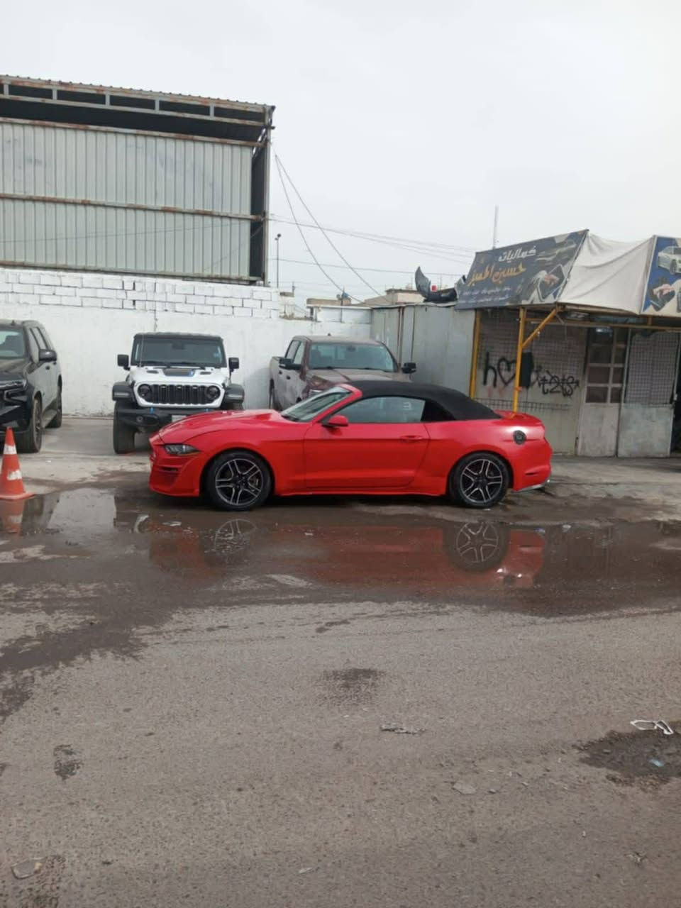 موستنك ٢٠٠٢١لون مميز فول واحد عل واحد ٤سلندر تيربو حادث طخطخات بدون شواصي او لغد كير او مكينه جدد راديترات ابلاديه  داخل جلد ابلادي مكانات التزويد ابلاديه موجوده بيه نواقص قليله بدون ارقام بسمي اني مستورده مكان السياره بغداد البياع او حي العامل بيع او امراوس حسب القناعه اتصل عل هاتف ***********
