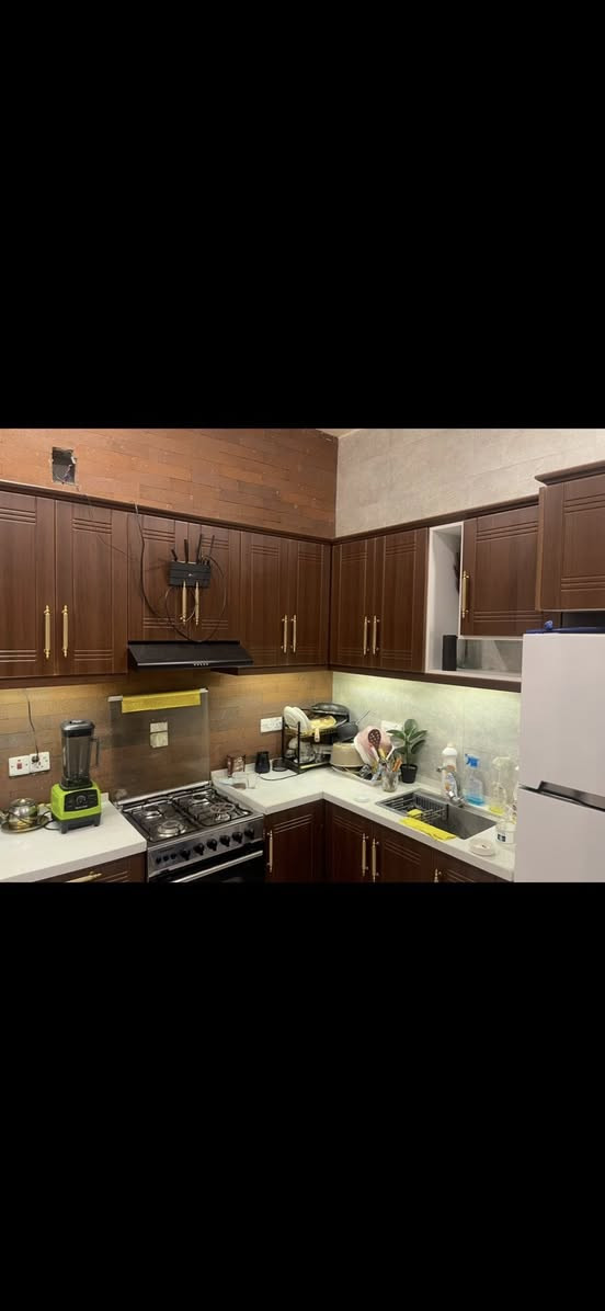 سلام عليكم
بيت مؤثث للإيجار منطقه الدوره حي الشرطه مال ابو طياره قرب محكمه الدوره بيت فول مواصفات حديث سبالت انفيرتر تعمل عل سحب  والوطنيه ٣ غرف نوم الاجار 900 الف ***********
