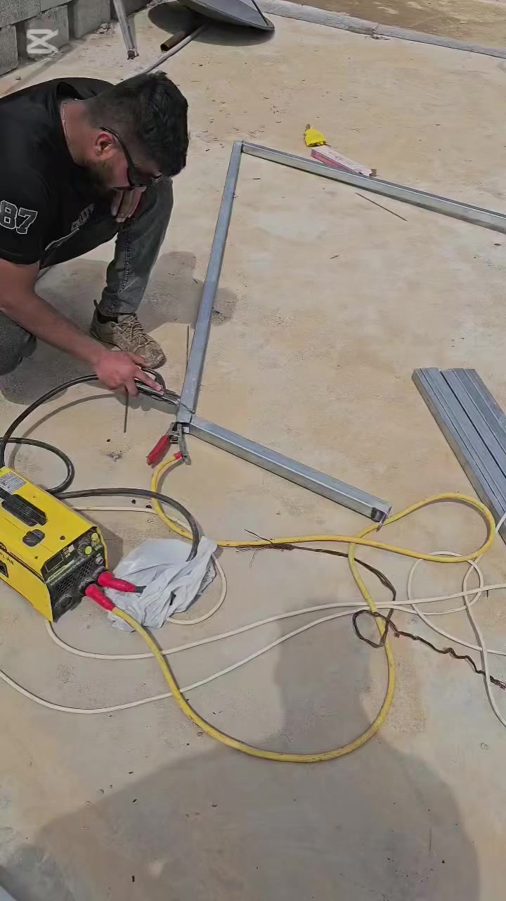 ☀️ ودّع انقطاع الكهرباء واستمتع بطاقة نظيفة 24 ساعة!
يعلن مكتب آسيا للطاقة الشمسية عن توفر منظومة شمسية متكاملة بمواصفات قوية تناسب المنازل والمحلات:

🔹 8 ألواح شمسية قدرة 625 واط –  (كفاءة عالية وإنتاج ممتاز)
🔹 عاكسة 3kv لتشغيل الأجهزة بثبات وأمان
🔹 1 بطارية  سعة 16KW مع ضمان 5 سنوات و 12.000 سايكل لعمر أطول وأداء موثوق

✅ تشغيل مستمر وتقليل الاعتماد على المولد
✅ توفير كبير في المصاريف على المدى الطويل
✅ تركيب احترافي وخدمة ما بعد البيع

📍 العنوان: سوق حسن قوان – مقابل دكتورة سهام
📞 ***********
📞 ***********

مكتب آسيا للطاقة الشمسية – استثمار اليوم، راحة لسنوات.
