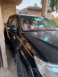 تويوتا هايلكس • ٢٠١٤ • فورويل مقفوله