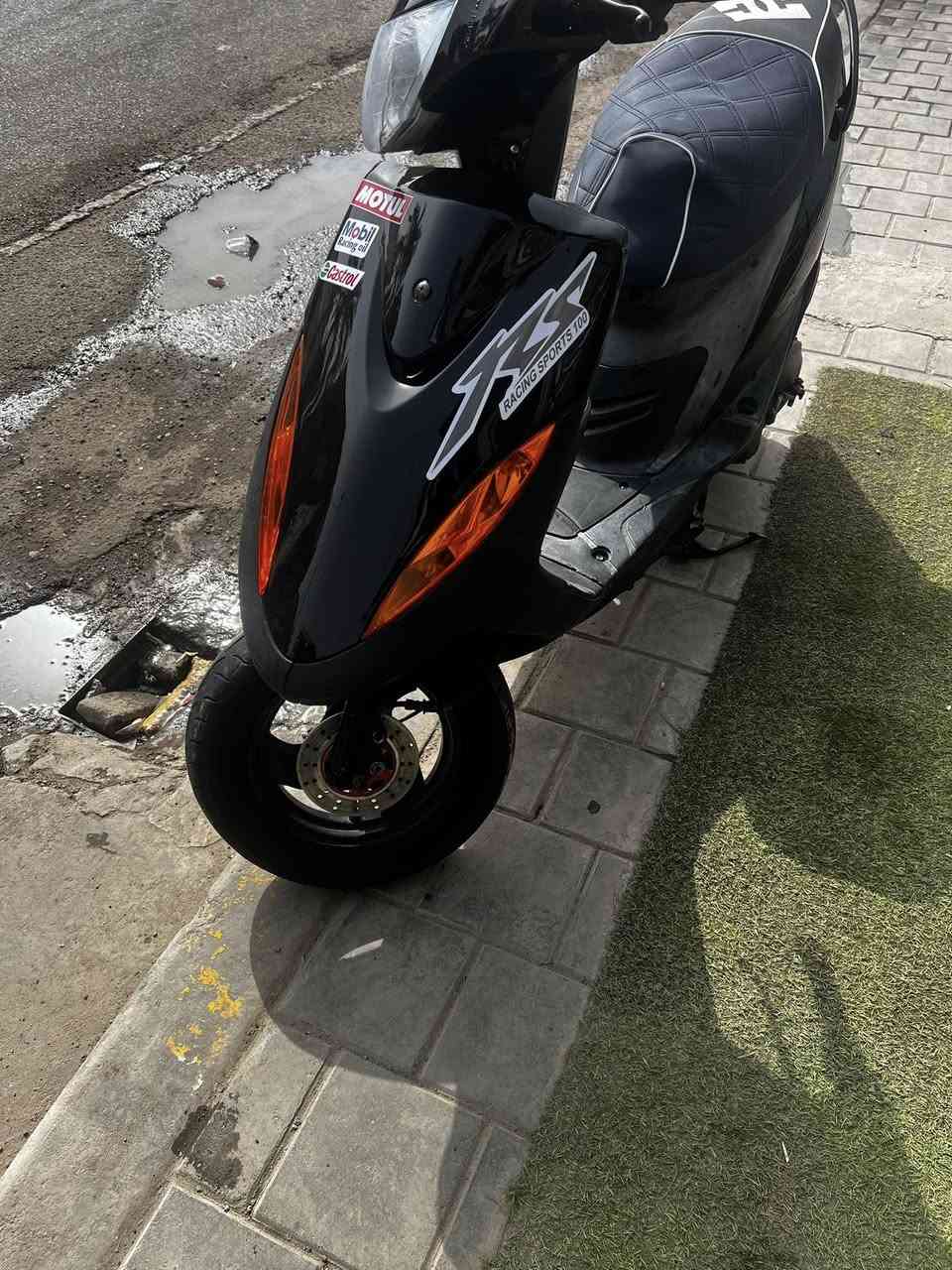 السلام عليكم شباب الطيبه عدله مال جناي مكينه بلاد ممفتوحه دراجه خلقه واخلاق الله شاهد مكينه بلاد كهرباء بلاد كلشي شغال دراجه صالرله 7اشهر نازله من رمبه كفاله عامه 
سعر650الف وبيه مجال 
عنوان بغداد الشعب شارع عدن 
***********
