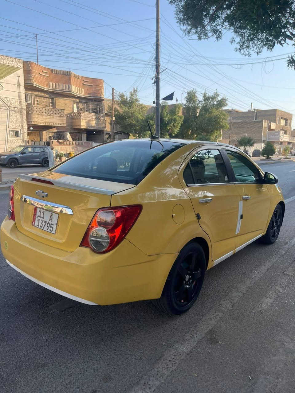 السلام عليكم شوفرليت سونك موديل 2013 LTZ اعله فئه بالسونك فول مواصفات  وارد امريكي مكينه 1800 كير 6 نمر كشنات جلد كشن السائق والراكب تدفئه  داخلهة وضع شركه  مري شفط وكهرباء شاشه بلاديه وسستم صوت كامره خلفيه تحكم ستيرن جهتين كروز سرعه  ويل كب 17 السياره بأسمي تحويل ثاني يوم رقم جديد وهزه جديده مصفره هيئه وغرامات  السياره مابيهة كلوب نقص كمبريسر جديد مروحه جديده وياهة مروحه اضافيه ويه التبريد قاعده مال فيت بم كامله جديده قايش تايمن جديد كيس جديد وقبق ولفات جديد بلكات جدد داينمو وباتري جدد سبير جديد هوة والويل والفلينه كامله دسكات جدد البارحه مبدل الدهن يعني تاخذهة كبل للشارع الف ماتصرف عليهة    مكينه وكير مكفولات التبريد من بدلت الكمبريسر ماشحنته غاز  شغال ميه بالميه التدفئه شغاله  السياره مصروف عليهة كلش  هواي واني جانيهة ومامشتغل بيهة تكسي ابد السياره نقصهة فقط فقط صدر نص عمر نصبتهة حلوة وكاعده دواخل جلد اخو الجديد مكاني بغداد البلديات *********** السعر 65 وبيهة مجال بسيط اخوان كل تفاصيلهة ذكرتهة
