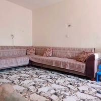ديوان تخم 8 مقاعد مرتب ونضيف جداً سعر 320وبي مجال   07775700296واتساب