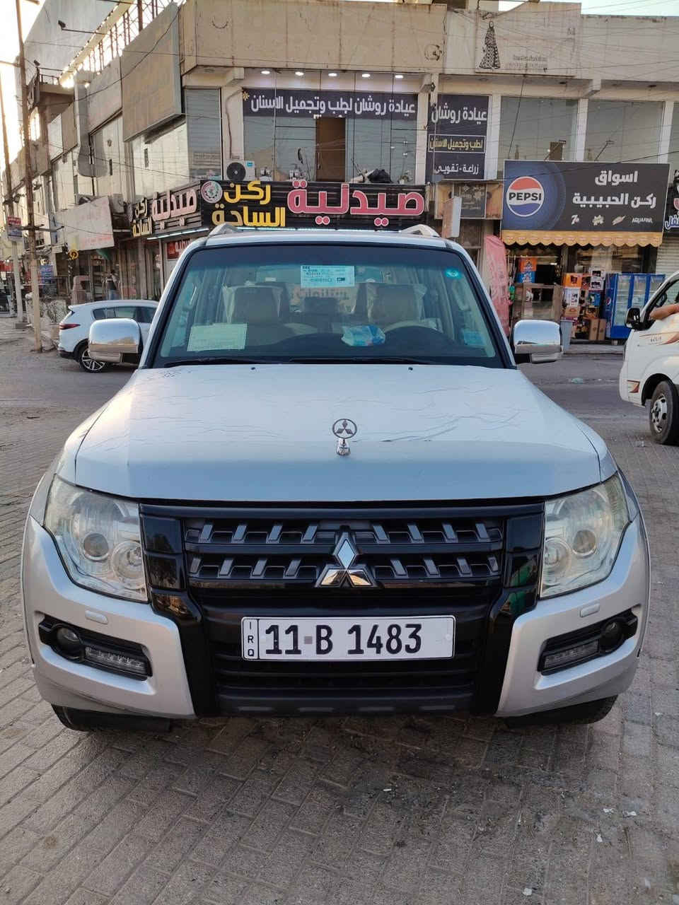 باجيرو موديل 2008 حبتور مكفولة من ضربة وصبغ فول مواصفات 1/1 فتحة سلايت تحكمات جيهتين حاكية حساس خلفي شاشة كامرة دوارة كشنات جلد و كهرباء اشاير بلمري مري شفط ثلاجة دمام خلفي فور ويل مكينة 6 سلندر 7 راكب 3 قطع تبريد سيارة جاهزة من كلشي اي نقص مابيها رقم بغداد الدولي الجديد بسمي هزة جديدة لغاية 2027 شهر 7  سنويا لغاية 2031 للستفسار *********** عنوان بغداد البلديات  سعر 113 وبيها مجال للشراي
