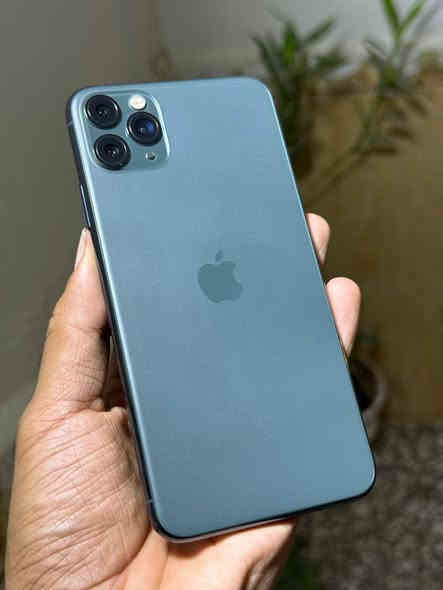 سلام عليكم 11برو ماكس نضيف نضافته 100/100 شخط ما بي ذاكرة 256 بطاريه 100 سعرة 350الف بي مجال شويه مكاني ديالى بعقوبه فلكه فلاحه ***********
