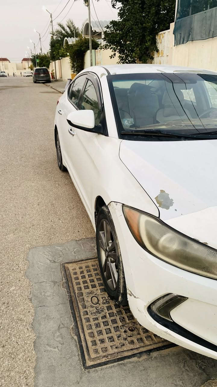 السلام عليكم
سياره النتره 2017 وارد امريكي حادثها جاملغ وباب 

المحرك 2000 دوش 

شاشه دشبول 

كامره خلفيه 

تحكم ستيرن جهتين 

يوجد منضومت غاز 

تبريد ثلج تتفئه كلها شغاله 

رقمها نجف السياره بسمي 

 السنويه نافذه لغايت  لل 2029

السياره حلوه ونضيفه مثل ما موجها بل صوره 

الرقم الهاتف *********** 

السعر 122 وبيها مجال بسيط
