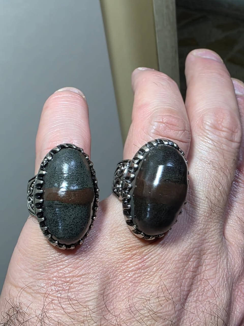 خاتمين سلطاني نوادر فول شرط.مال مزامط حجر قديم وبيهن عروك بنص فول نار وشرار من اقوا الحجار شغل عام جوكر تواصل خاص او واتساب ***********
