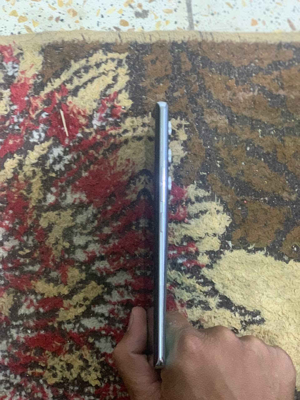 سلام عليكم عندي هاذه المبايل البيع سعره 325 مراوس راوس بايفون من 12الحد 15العنده يراسني خاص ***********

