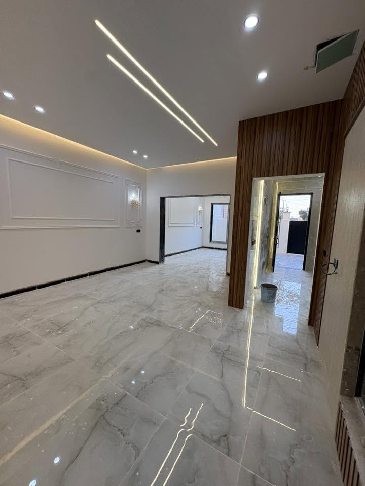 دارين للبيع حي صديق قرب شارع شلاوي مساحة 
كل دار 175 متر واجهة 8 طابقين بناء هندسي VIP
يتكون كل دار من من طابقين و 5 غرف سند طابو ملك
#مكتب_قصر_الامراء_للعقار          #حي_صديق

للاستفسار اكثر الاتصال على الارقام التالية 
*********** | *********** متوفر واتساب
