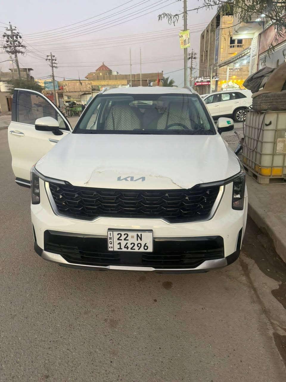 للبيع فقط سورنتو 2025 سياره كلشي جديده ماشيه 16 رقم اربيل مكان السياره البصره المدينه السعر 330 وبيه مجال حك جيه رقم ***********
