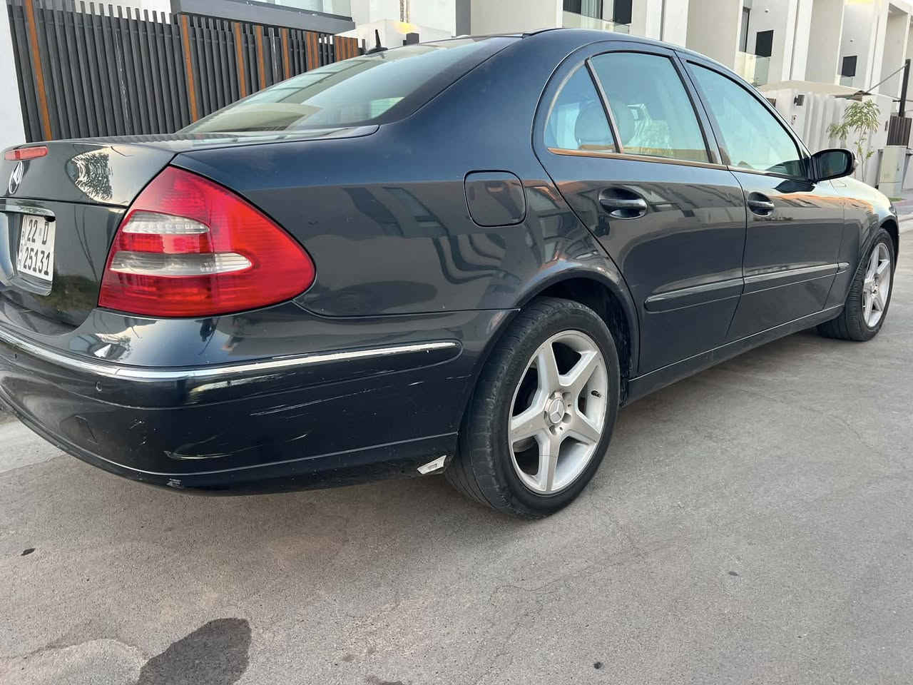السلام عليكم مرسيدس e 350 موديل 2002 
مكينة 6 سلندر  داخل جلد بيجي تبريد ثلج 
سيارة بدون صبغ مكاني بغداد 
سعر 110 $  

‭***********‬
