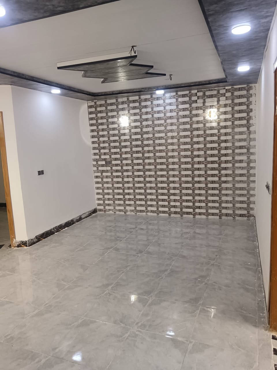 بسعر 40 مليون وبيه مجال 🙋‍♂️125متر شغل جناي
#يعلن_مكتب_سماء_النجف _مقابل_قرية_لغدير_عمود282_مبا***********

#بيت_125متر_مربعه  
#_قريبه_عله_شارع_لعام_ 

#بيت_طابو_زراعي_سند25

#سعر_40مليون_وبيه_مجال  

بناء حديث
غير مسكون
بناء ممتاز جدا 

 عنوان لبيت النجف 
#مقابل_ملحق_قرية_الغدير_مباشر 
يحتوي لبيت على+ غرفه2 +صاله +ستغبال +مطبخ +صحيات بلداخل +وصحيات بلخارج 
***********وتساب
