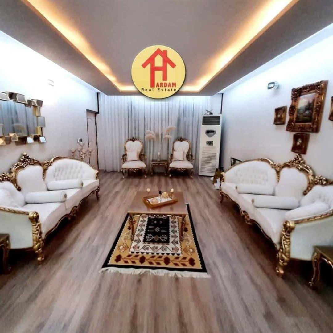 🏡 خانوو بۆ فرۆشتن لە گەرەکی هەرەوەزی
✅ رووبەری :— ٢٠٠ مەتر ١ قات 

✅ رووی  :—  ئەزمەر  

✅ پێشی  :— ١٠ مەتر  

✅ پێکھاتووە لە  :— حەوشە و گەراج  ، مەدخەل  ، میوان و هۆل کراوە ،  مەتبەخ   ، مساعد مەتبەخ  ،  ٢ نووستن  ، مشتەمەلات ، رووناکی  ،  هەورەبان  ، ژێرزەمین 

📌 تایبەتمەندی خانووەکە 📌    سەقفی مەغریبی  ،  ئەرزی لامینات ( تەختەیە ) ،  دەکتی موبەریدە   .. 

بۆ نرخ ژمارە ١ لە کۆمێنت بنووسن راستەوخۆ نرختان بۆ دێ 

بۆ زانیاری زیاتر پەیوەندی بکەن بە 

 نوسینگەی ھەردەم 

📍ناونیشان  :— گردی سەرچنار - پشت شووقەکانی بەھاران — بەرامبەر مزگەوتی بیلالی حەبەشی

📞 ژمارە موبایل  :— *********** - ***********
📞  ژمارە ڤایبەر  :— ***********

📢 تۆی بەرێز گەر خانوو یان شووقە یان زەویت ھەیە 
دەتەوێت  بیفرۆشیت یان بەکرێ بدەیت 
ھەر ئێستا پەیوەندی بکەن بە
نوسینگەی ھەردەم  
ناونیشان و زانیاری و رەسمی  بنێرن بۆ 
ڤایبەر یان  وەتسئەپ 
بۆتان بڵاودەکەینەوە
