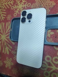 آيفون ١٦ • بطارية ١٠٠٪