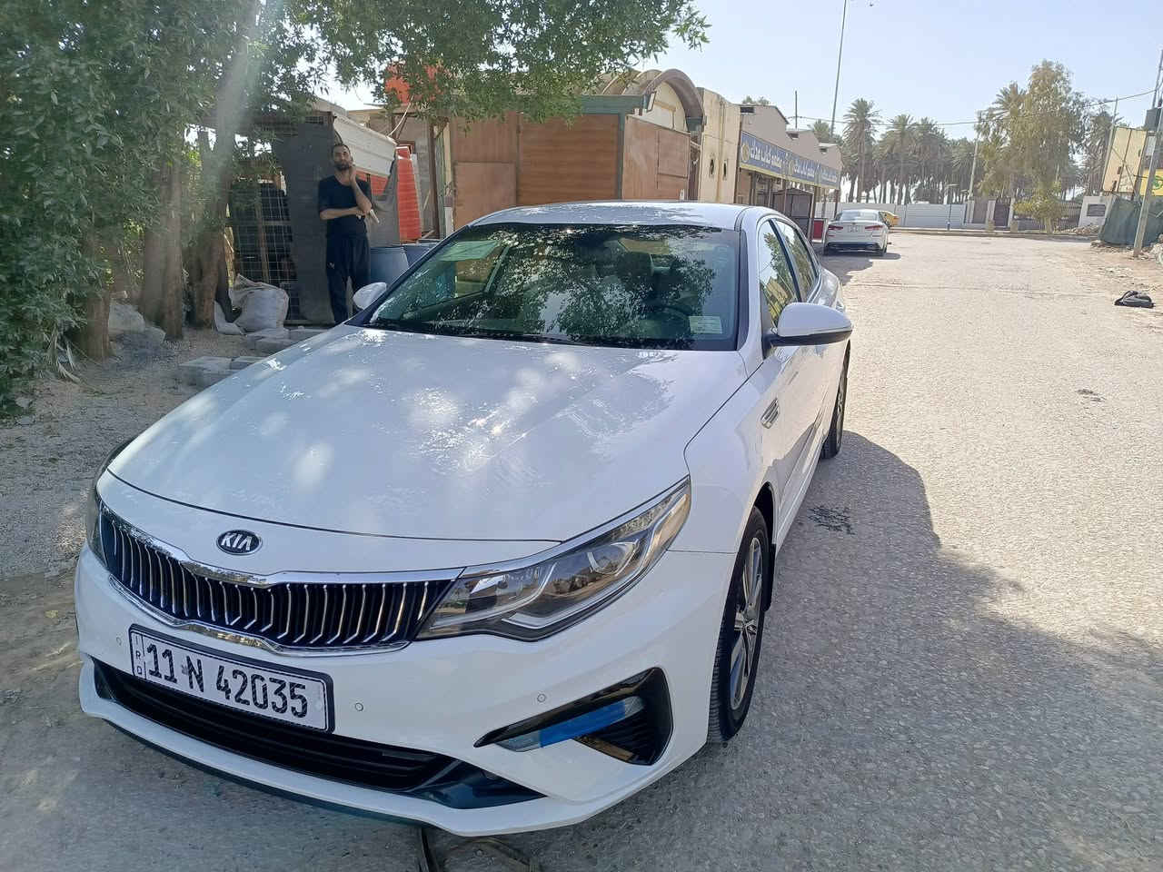 السلام عليكم 
اوبتمه خليجي 2020
مكينه 2400 دوش 
رقم بغداد انكليزي 
بأسمي تحويل ثاني يوم
السيارة بأسمي شخصين
مواصفاتهة معروفة الدوليه 
سنويه لل2031 هزة جديدة
ماشيه 29 الف وقابله للزيادة 
السيارة جديدة بمعنى الكلمه 
رقم  
***********
