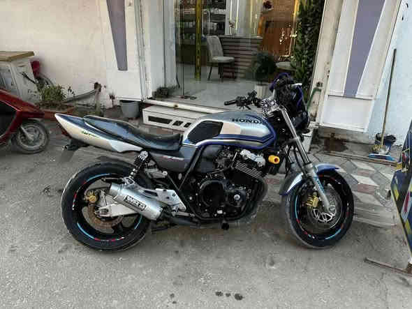 دراجه سي بي فور هوندا 2004 دراجه نضيفه كلش مكفوله كفاله عامه أوراق اصولي
العنوان الديوانية قضاء الحمزه الشرقي ***********
