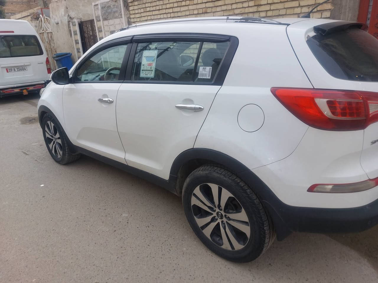 سبورتج موديل٢٠١٢ محرك ٢٠٠٠ مكفوله من الصبغ فقط بارد موضح بالسونار مواصفات بنوراما كامره حساسات خلفيه صدر أمامي خلفي جديد السعر ١٣٧ وبيه مجال للشراي ***********
