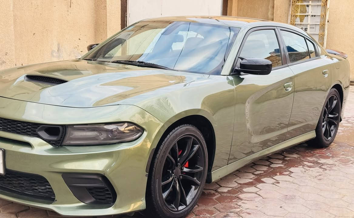 للبيع ***********جارجر موديل 2018 السعر 171أصل لون مميز محدث GTرقم بغداد مشروع وطني محرك 6سلندر حادثها جاملغ وبنيد بدون دواخل وبيها رشات صبغ بل صفاح اثر شخوط بدون حادث قماره وتكم وجنطة وشواصي ولغود  مكفولات السيارة جديدة وجاهزه من كير محرك حداديه تخم تاير تبرد تدفئه السعر 171 مكان السياره كربلاء المقدسة
