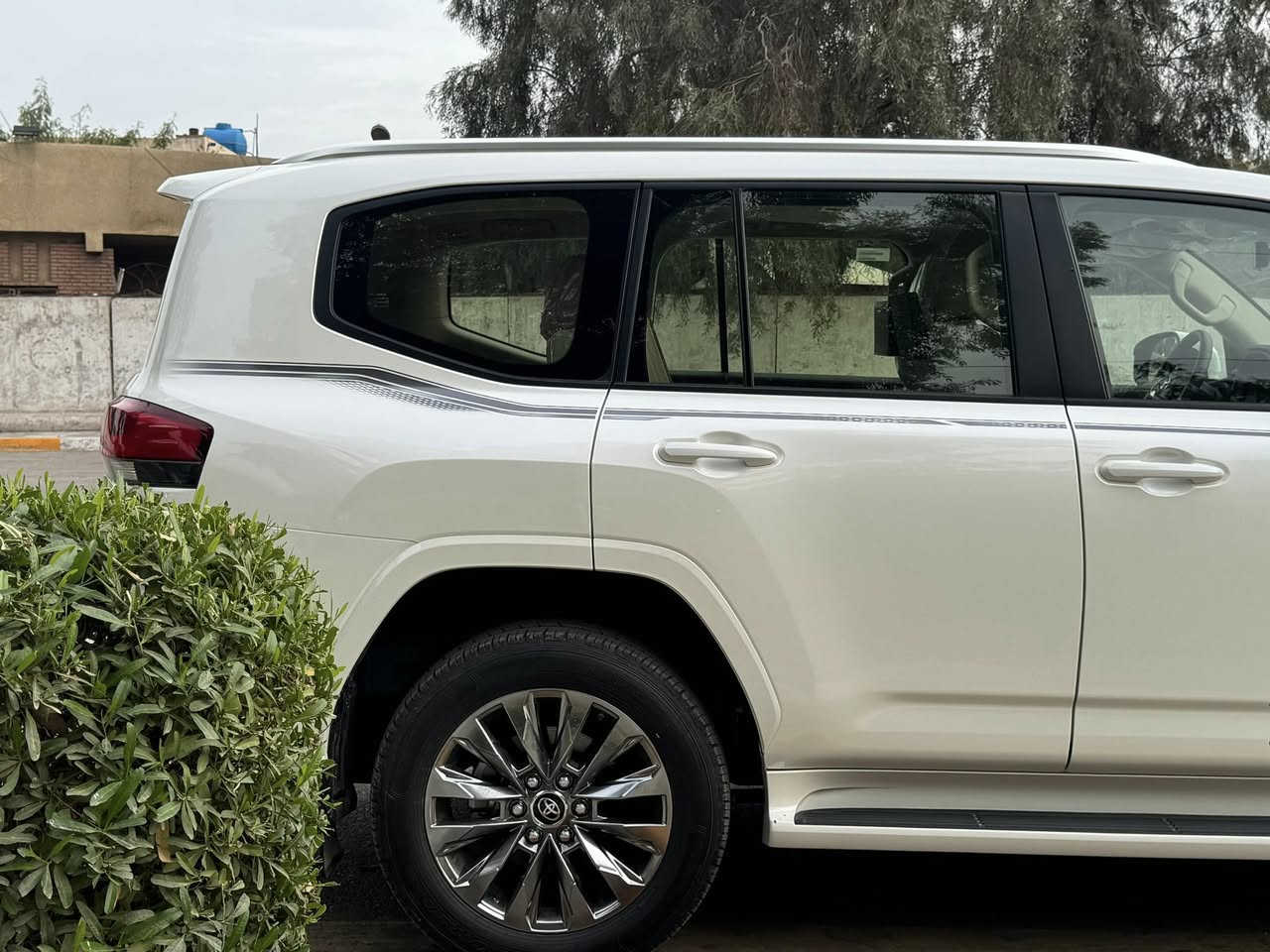السلام عليكم.
تويوتا لاندكروزر GX.R 2025

شركة SAS.

زيرو / العداد: 267 km

رقم بغداد.

السعر: 75000$

الموقع: بغداد، الجادرية.

***********
