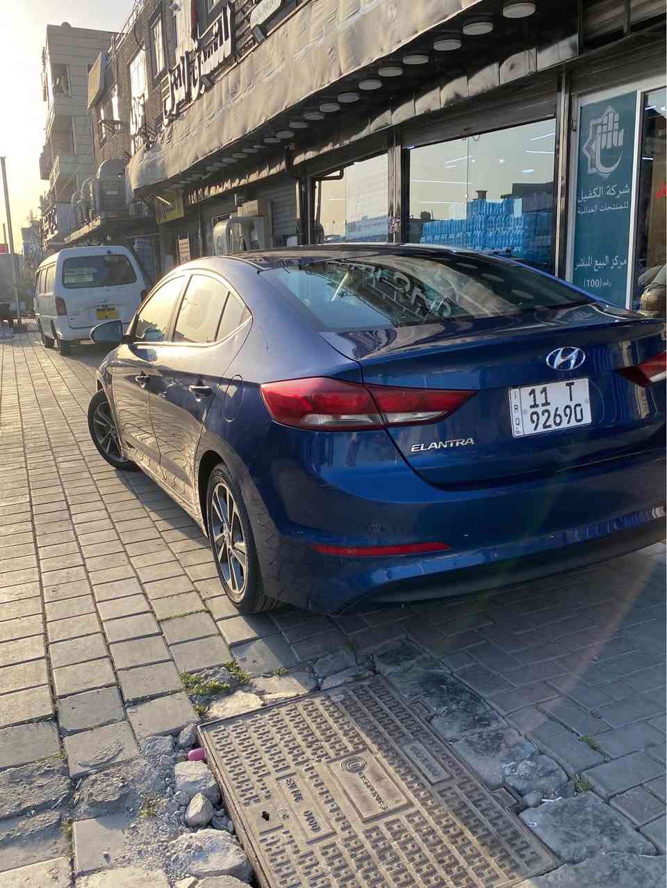 النتره 17
سياره كير جديد 
صدر جديد 
تبريد ثلاجه 
المكينه بيها تنقيص خفيف 
سونارها منشور واكو فطر بل لغد صغير 
سنويه جديده باسمي السياره تحويل ثاني يوم
مكان السياره البنوك 
*********** بغداد, العراق
