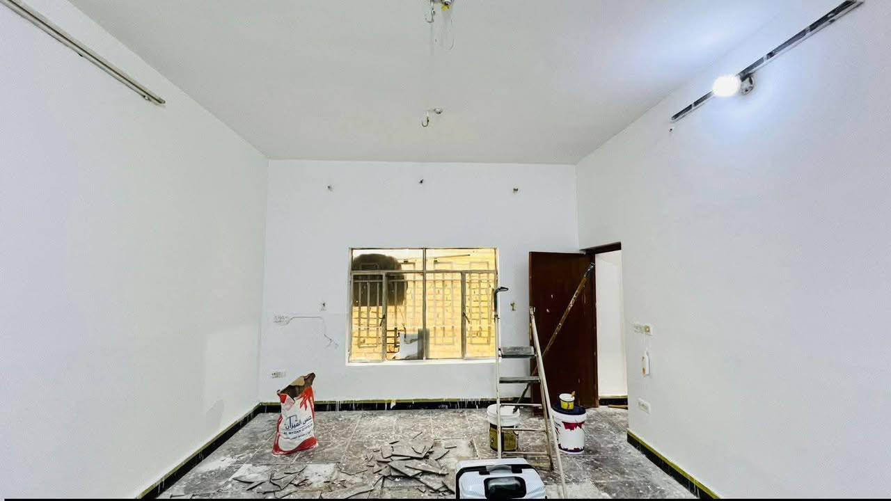 السلام عليكم 

مشتمل طابو زراعي سند 25 للبيع المساحه 120م يحتوي على غرفه واستقبال وصاله ومطبخ وصحيات العنوان طويريج خلف مدرسة امل الأجيال 70متر عن الشارع العام للأستفسار 
***********
*********** تابع الصفحه ليصلك كل ما هوه جديد
