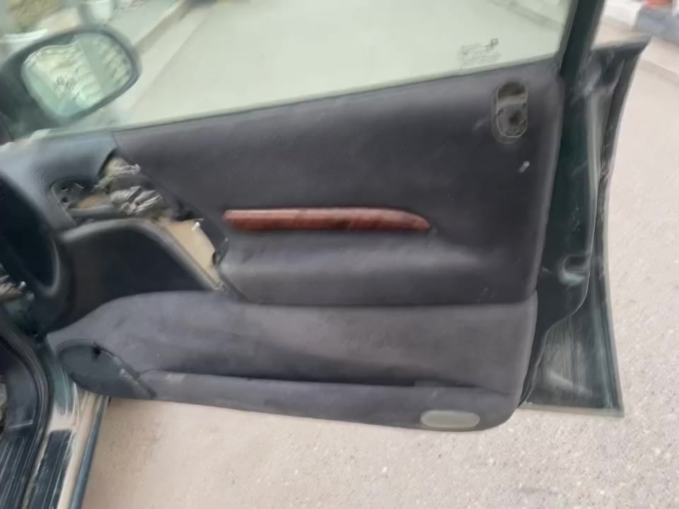 اوبل بزون مديل 1996 سياره متروكه صار ٣ اشهر علا هل حطه محرك ٢٢٠٠ بدلته جديد وكلج جديد فقط لضفيره مو نفس لمديل ليريل لو يبدل عقل لو ضفيره صدر امامي جديد 
وعندي الهه غراض كامله جدد
فلنجات خلفيه دسكات اماميه بوش ٢ خلفيات كمبريسر فريز وزوج بيبان جدد مكان بغداد لبلديات 
سعر 31وبيهه مجال 

***********
