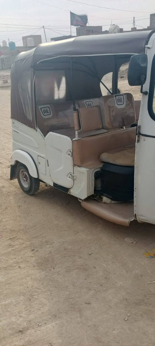 سلام عليكم تكتك 2021 للبيع رقم ناصريه مكاني واسط تكتك لاتنقيص ولاتبخير مكينه مكفوله من شرك كشرته حلوه *********** سعره ٦٩٠٠ وبيه مجال
