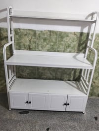 ميز اوفن • نظيف • للبيع