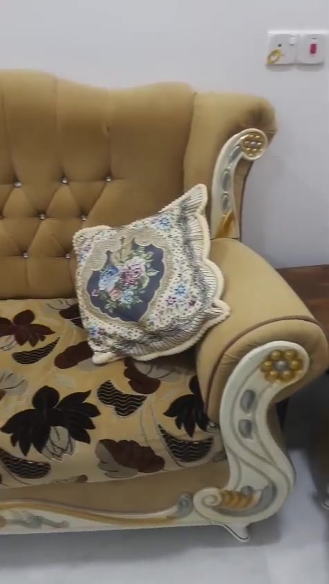 سلام عليكم
غرفه اخشاب نفرين حطاطه مستعمل قليل
تخم عدد اثنين مستعمل
جرابي عدد 3 وجربايه أطفال وكنتور وميز تواليت نظيفه
الاستفسار عن السعر ***********
