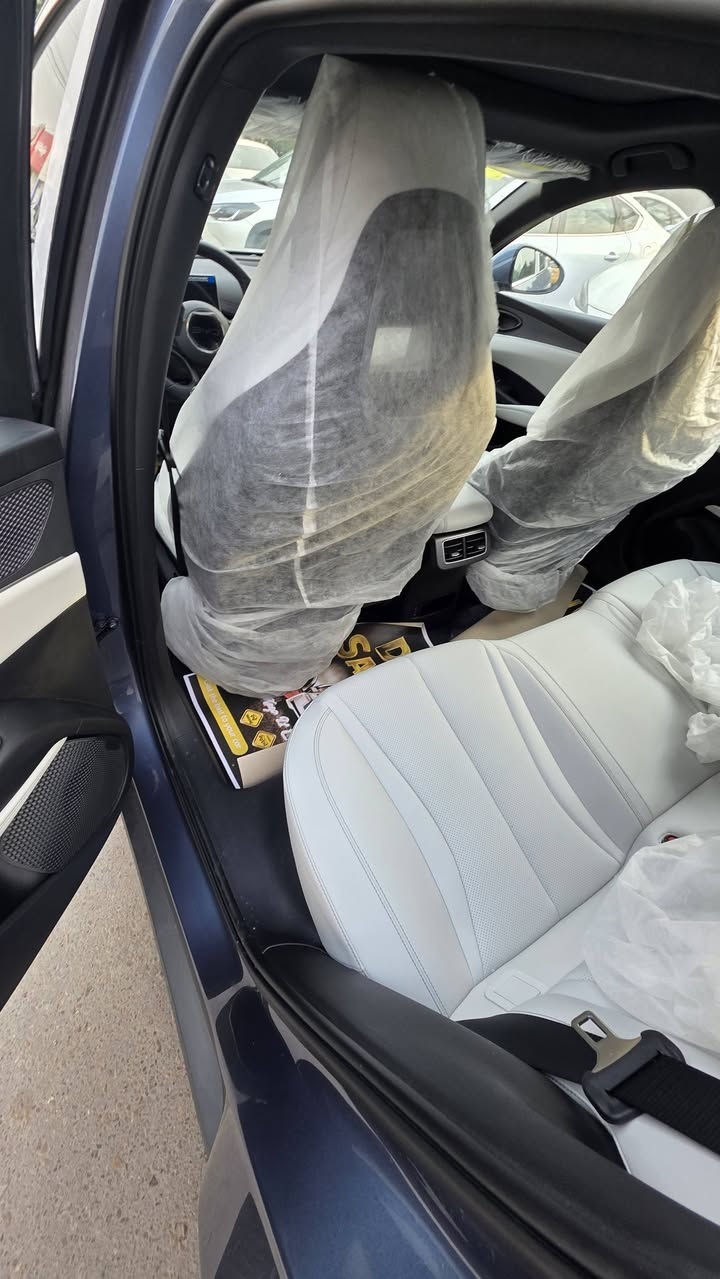 سيل ٦ 
موديل ٢٤ 
مرقم بغداد
اللون بلو بيري 
حساس امامي خلفي  ٤ كامرات 
بانوراما
داخل ابيض جلد 
رادار 
ويل ١٧ 
اشارة مري ودخول ذكي
للتواصل : ***********
