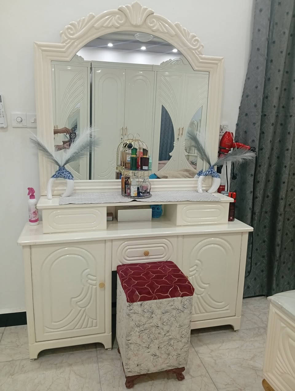 السلام عليكم 
غرفة نوم عراقيه تصميم تركي
نضيفه لا بيه زلغ وصبغه بعده جديد عنوان بغداد المعمل  
ب 1250 
رقم ***********
