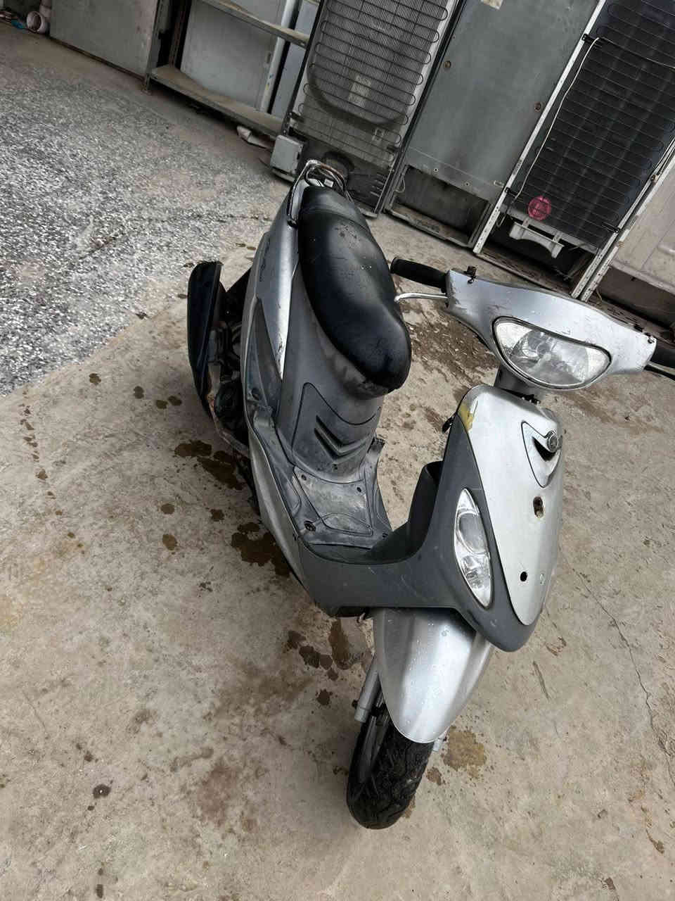 السلام عليكم دراجه ماكس منغولي كفاله عامه. كفرات ختم 1 مكينه مكفوله دراجه رمبه صارله 3 اشهر السعر 650 وبي مجال مكان بغداد الامين الثانيه 
***********
