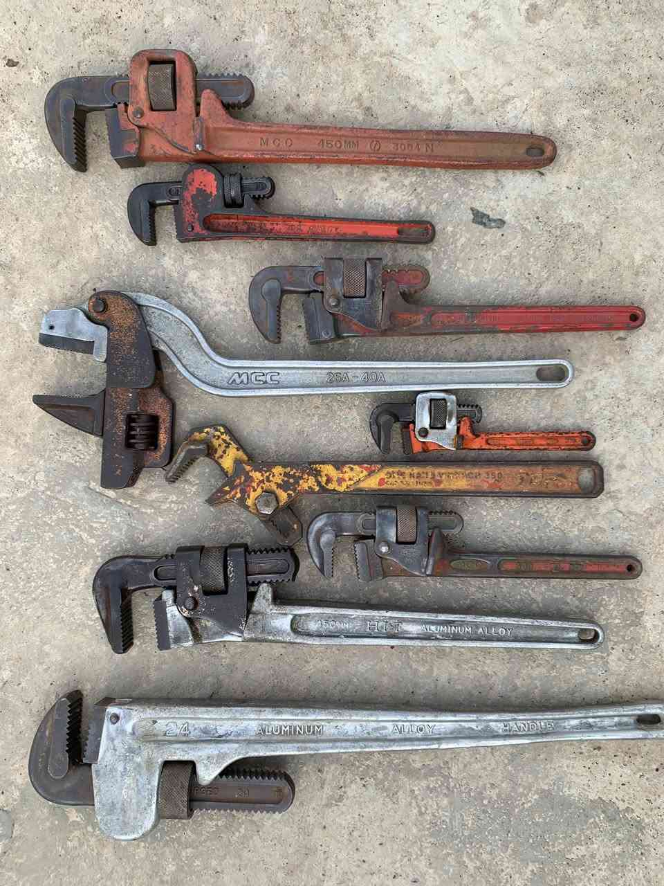 للبيع مفاتيح بايب مستعملة بحالة جيدة 
للتواصل واتساب ***********
