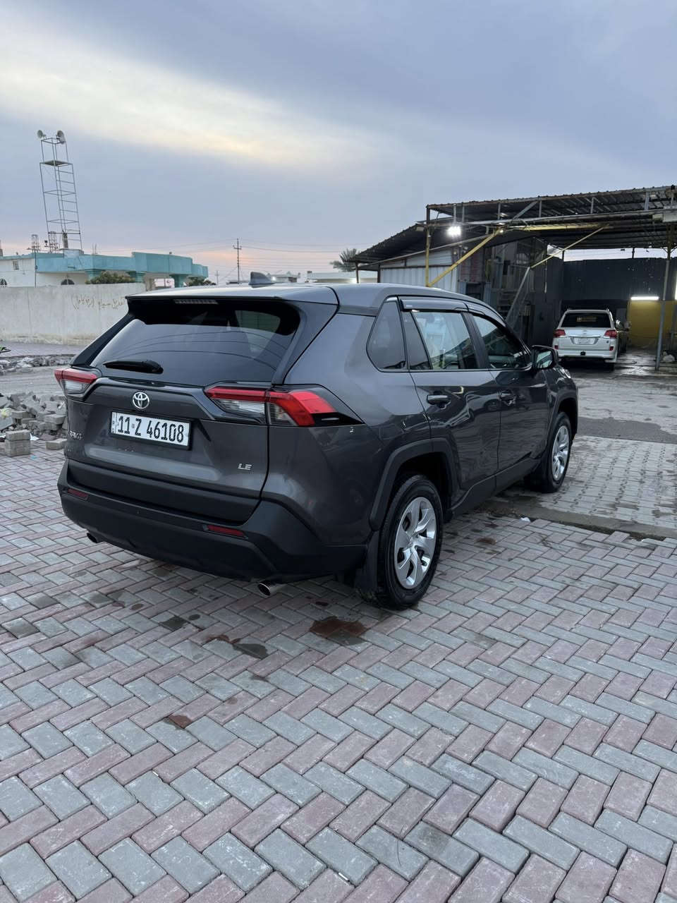 السلام عليكم 
راف فور موديل 2023 LE امريكي حادثها موضح بالصور الباب الخلفي والجاملغ الخلفي والبونيد  مصلحات بارد والايرباكات راجعات سستم شركة وبدون دواخل شرط الفحص 
ماشية 42 الف ميل 
رقم بغداد سنوية لل2030باسمي شرط التحويل مكان السيارة صلاح الدين بيجي 
السعر 225 وبيهة مجال واعتذر عن الاقساط والوعدة
***********
