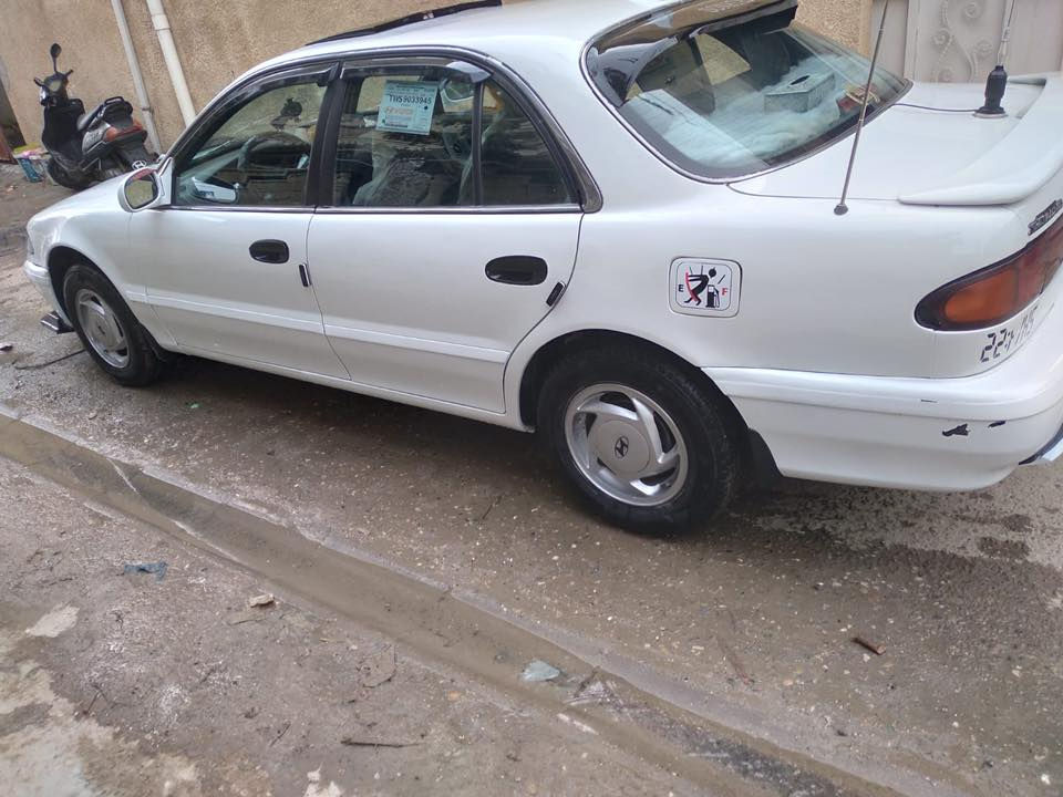 السلام عليكم سوناته ٢للبيع موديل ٩٣ مصبوغه عام لجماليه بدون ضربه كير مكينه بشرط كير عادي تبريد نقصه غاز تدفئه بيه كهربائياته كله شغاله لايت زنون رقم بغداد أنكليزي بااسمي سنويه ٣٠ السعر ٥١ وبيه مجال  اتصال ع رقم ***********
