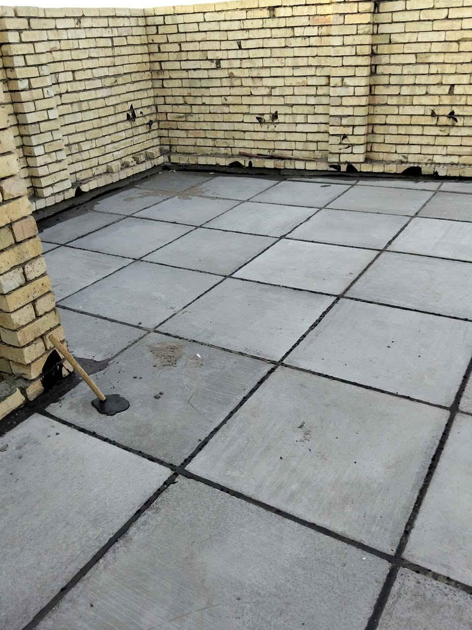 السلام عليكم للبيع بيت هيكل بل زراعي مال حي الامين الثانية الزراعي مقاطعة 2على 8 فرق  بيت عن 2على 9 مدفوع اشتركات كهرباء أو ماء طابو صرف سند 25 الموصفات موضحه بل فيدو بناء حديث 5 غرف نوم من عده الاستقبال 4 حمامات قريب على مشروع المدارس المشروع راح يتنفذ  المساحه 100 متر 5في20  امطبك.اشتايكر.جديد. امسس.كهرباء.او ماء عوزه بس ابياض او كاشي السعر خاص رقمي ***********/***********
