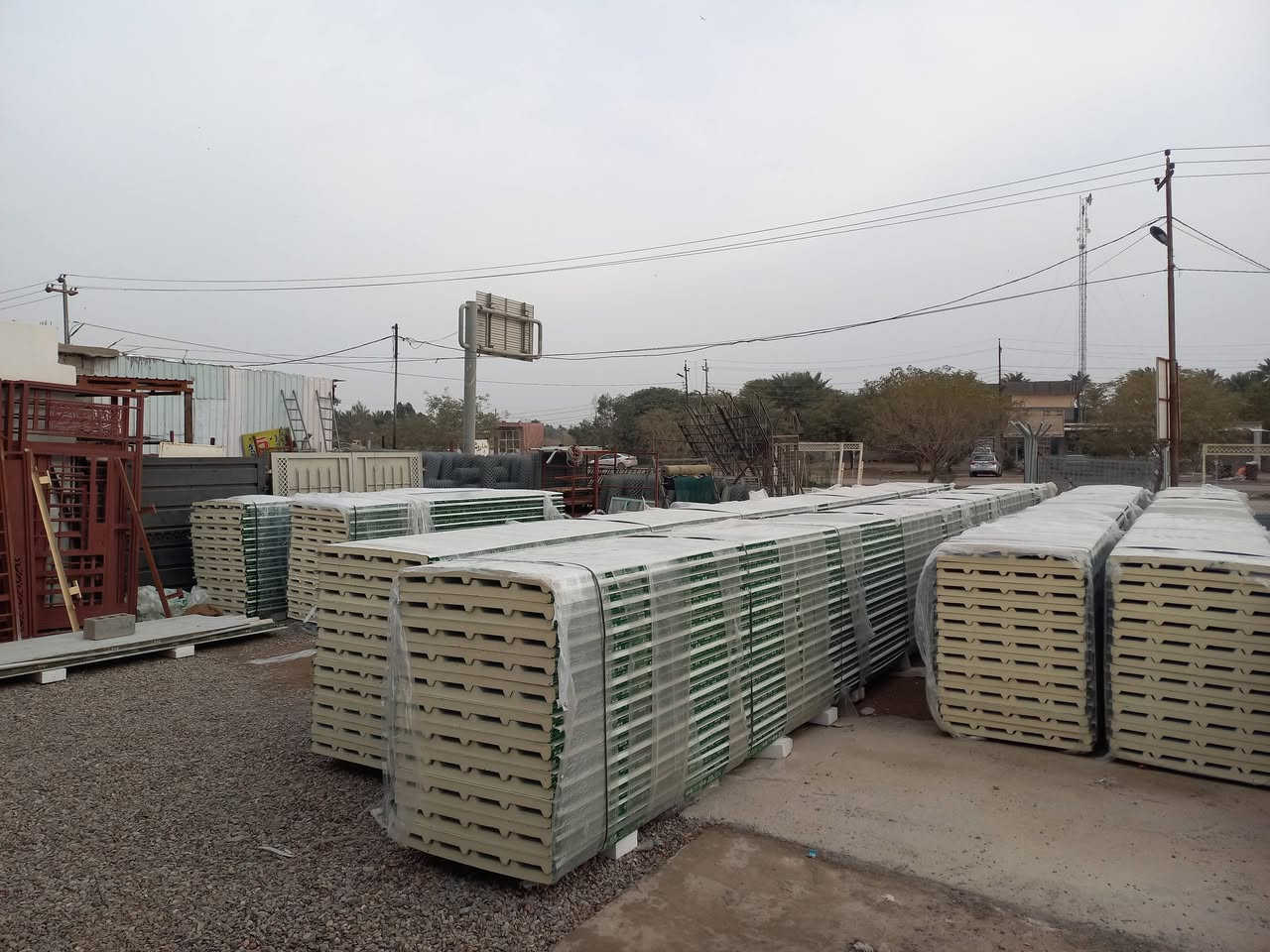 يوجد لدينا كافه انواع الساندويج بنل وكافه الحديد ومشتقاته
  
وأعمال الحداده التفصال بنسب الأسعار

 العنوان الهارونية مجاور مطعم الأرياف 
رقم الهاتف ***********
                 ***********
