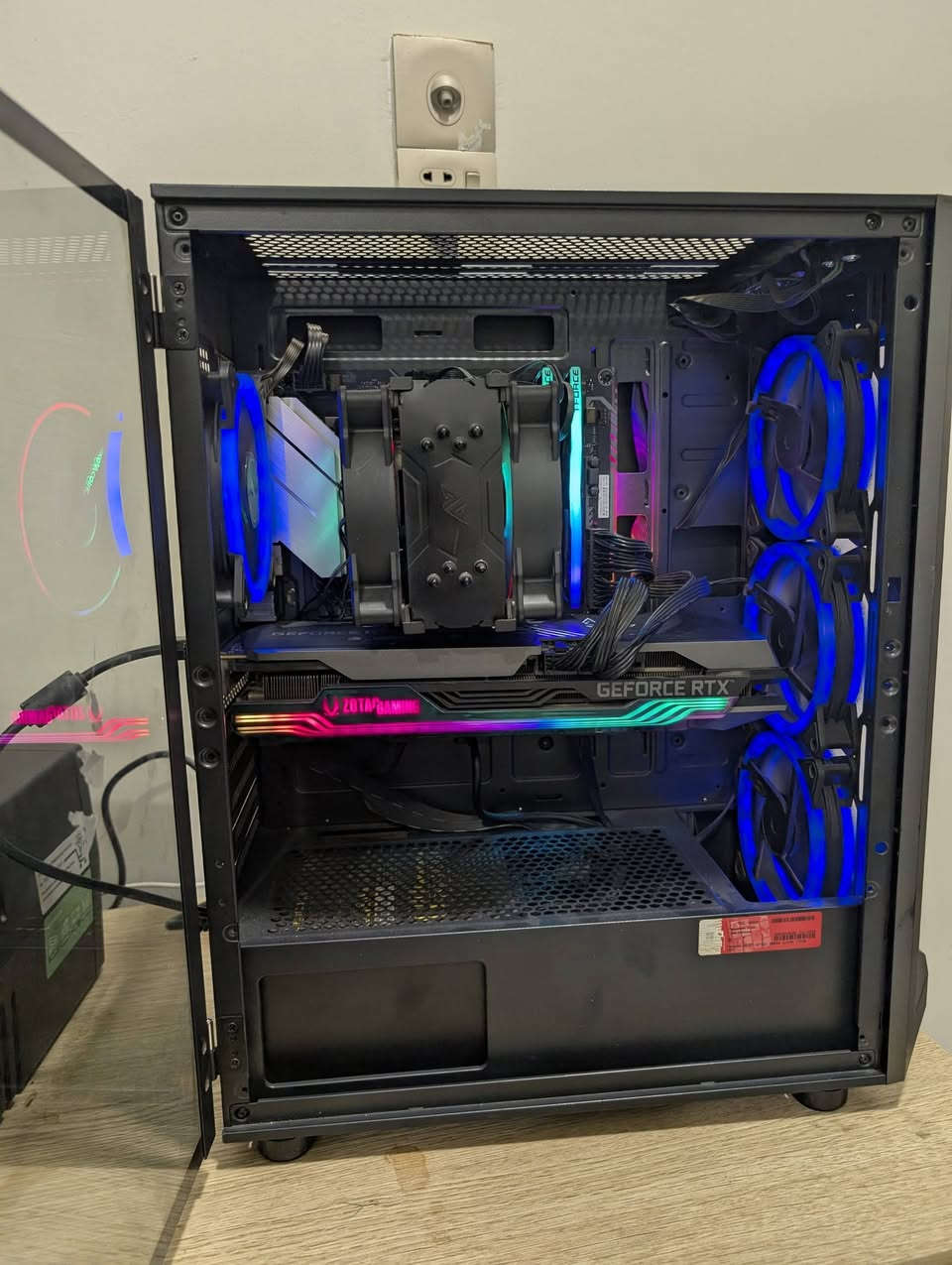 تجميعة قوية جداً لل2k
المواصفات :

Cpu: R5 5600x

Gpu: Rtx 3080 10 gb zotac 3x

M.B: cvn b550 gaming pro

Ram: 2×8gb 3200mhz t-force

Storage: micron 512gb nvme m.2

                +1tera sata seagate

Psu: Segotep 850w gold+

للتواصل خاص او واتساب ***********
