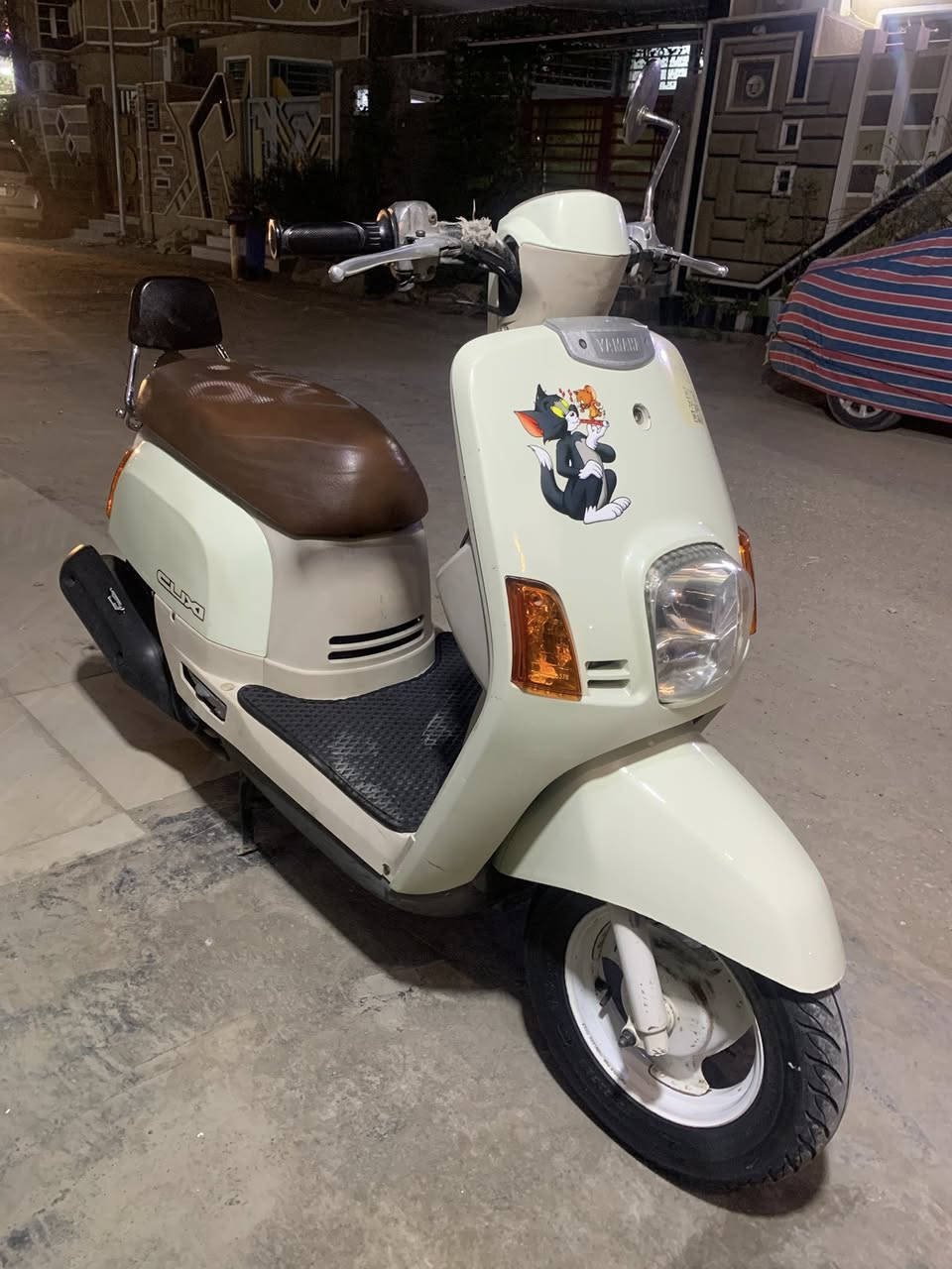 السلام عليكم بوليس داخل اكريمي دراجه جديده وختم واحد  للبيع مكاني كربلاء سعرها1250وبي مجال للشراي ***********
