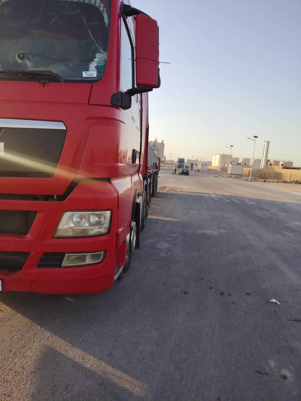 مان  2013 افلات 4 محور مسجلة 3 فول عادي
السعر 350 وبيها مجال بصيط

‭***********‬
