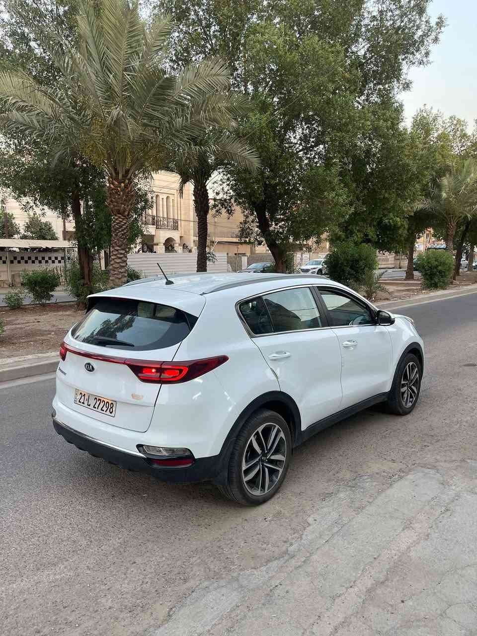 سلام عليكم 
سبورتج موديل 2020 وارد خليجي السيارة جديدة بمعنى الكلمة مكفولة من الصبغ والبارد ماشية 51 km حقيقي رقم سليمانية بأسمنة نص فول السيارة : يعني تحكمات ستيرن جهتين وتبريد قطعتين مانع انزلاق رادار امامي ثلاث انضمة قيادة شاشة كاميرا 

السعر ( 195$)
المكان السيدية الرقم للاستفسار (***********)
