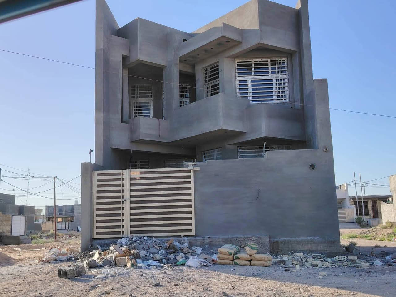 سلام عليكم ورحمه خلفه لباخ شغل عالي الجوده شغل هندسي سمنت جص بورك سقل جراره طلس كوبلن واجهات تقطيع مكاني كربلاء متفرغ التزام بلموعد ***********
***********
