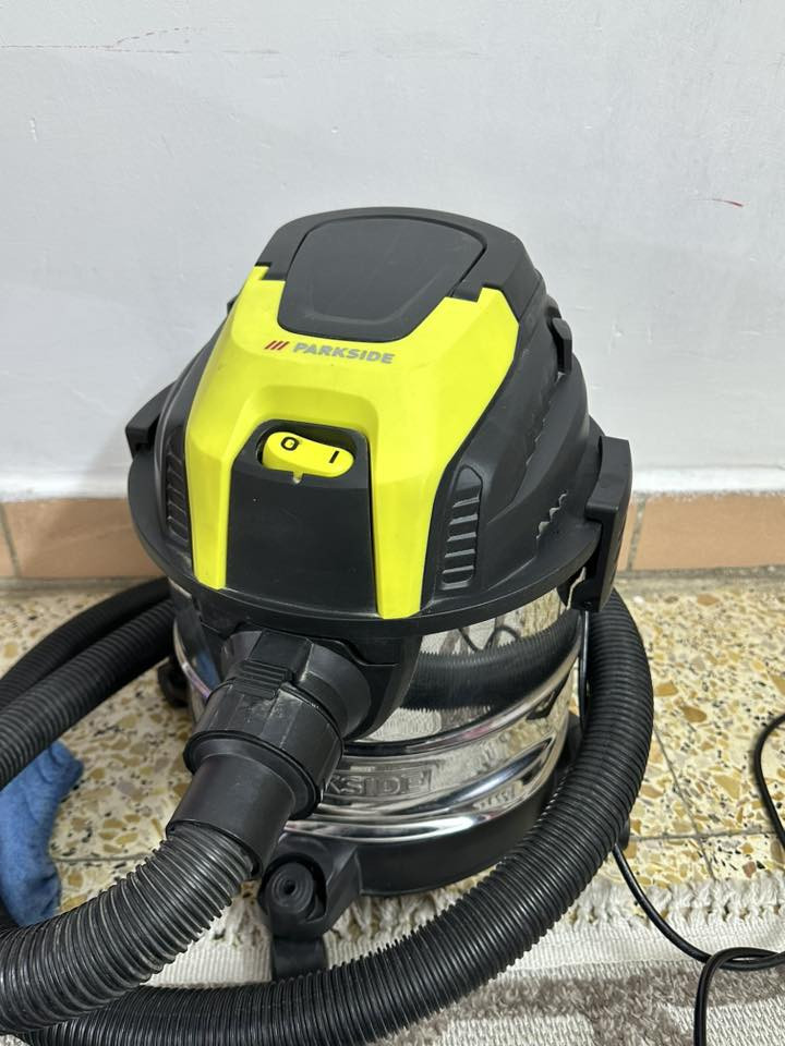 مكنسه كهربائيه الماني  تشتغل على المولد
استعمال قليل جدا مع سيت اكياس جديده وتكدر دك الباركود مالتها نظيفه كلش 
وتصير بلور مال سياره وتنظيف اثاث وقنفات 
السعر ب40 الف 
السيديه 
***********
