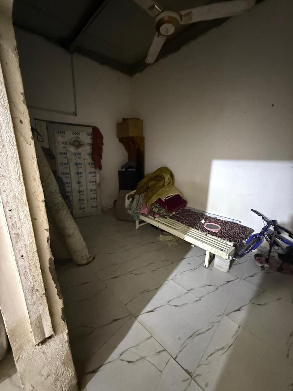 📍 الموقع:

البصرة / ابو الخصيب

شارع سيد حامد — قرب معمل بلوك الشيخ

📐 المساحة: 180 متر

🏠 تفاصيل الدار:

▪️ 4 غرف

▪️ هول

▪️ ديوانية خارجية

▪️ حمامات خارجية

▪️ موقع مرتب وهادئ

💰 السعر: 50 مليون قابل للتفاوض

📞 للاستفسار:***********
