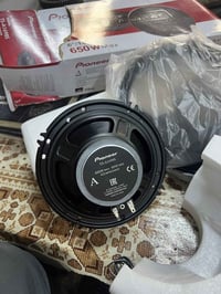 زوج سماعه بايونير جديد بالكارتون سعره ٢٥ الف  ويه توصيل  ٠٧٨٢٢٥٨٧٩٤٠