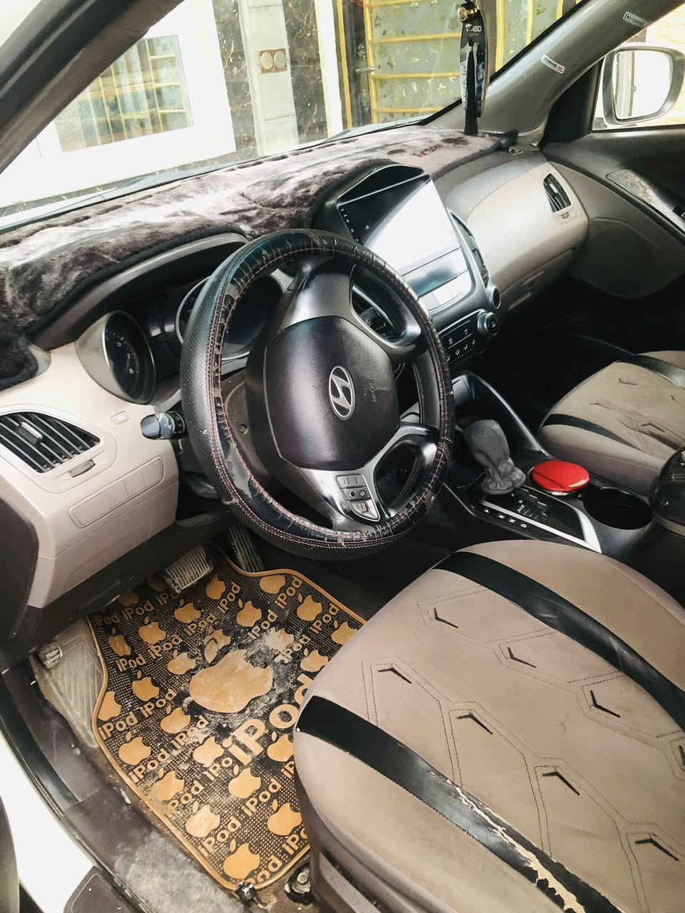 توكسن موديل 2010 ضرر موضح بل صورة بارد وصبغ شبر بوند سعر 130 
***********
