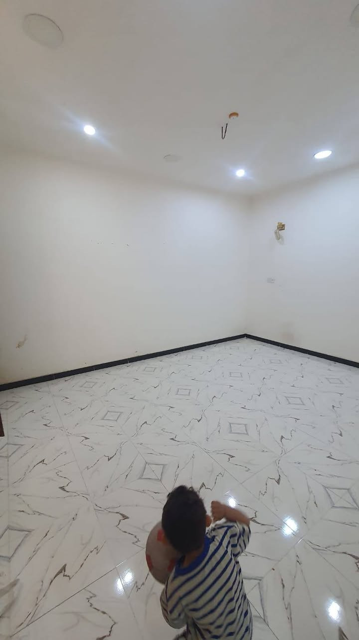 بيت بحجي حسن المسيجه طابقين 5 غرف نوم 4 نظام سويت مطابخ عدد 2 حار وبارد حمامات رئيسيه عدد 2  تواليت شرقي عدد 2 تواليت غربي عدد 2 حمام تواليت خارجي مقطوره عدد 2 منور عدد 2 معزول  .الماء الطابق الارضي عن الطابق الثاني بيتونه كبيره.المساحه 200 متر الاستفسار على الرقم *********** .او على الخاص @
